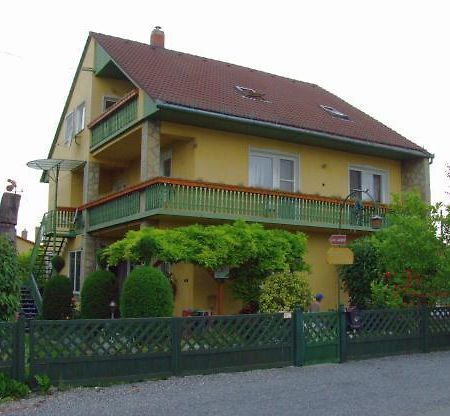 Готель Grill Garten Vendeghaz Кестхей Екстер'єр фото